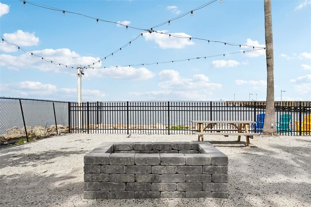 待售: $169,900 (1 贝兹, 1 浴室, 322 平方英尺)