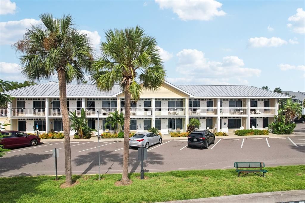 待售: $169,900 (1 贝兹, 1 浴室, 322 平方英尺)