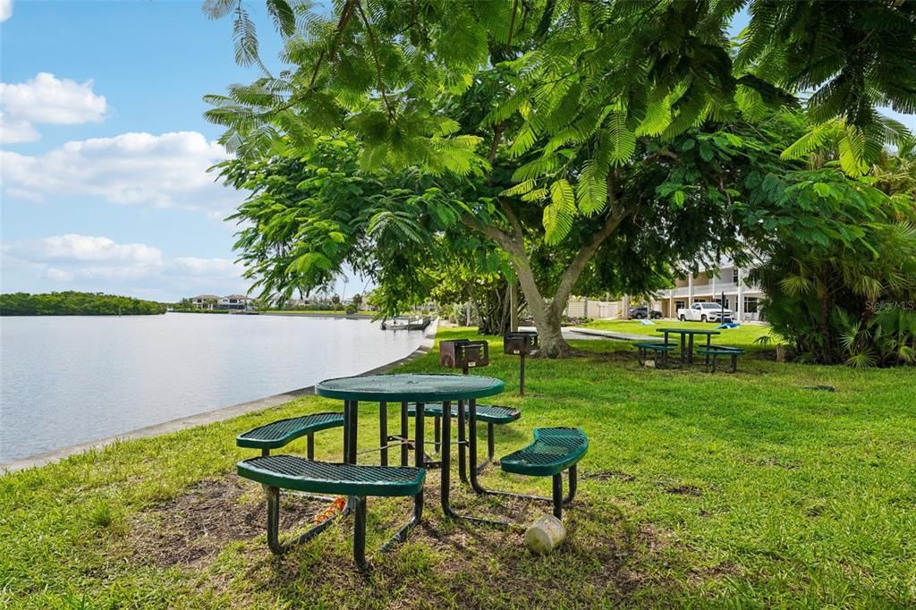 待售: $169,900 (1 贝兹, 1 浴室, 322 平方英尺)