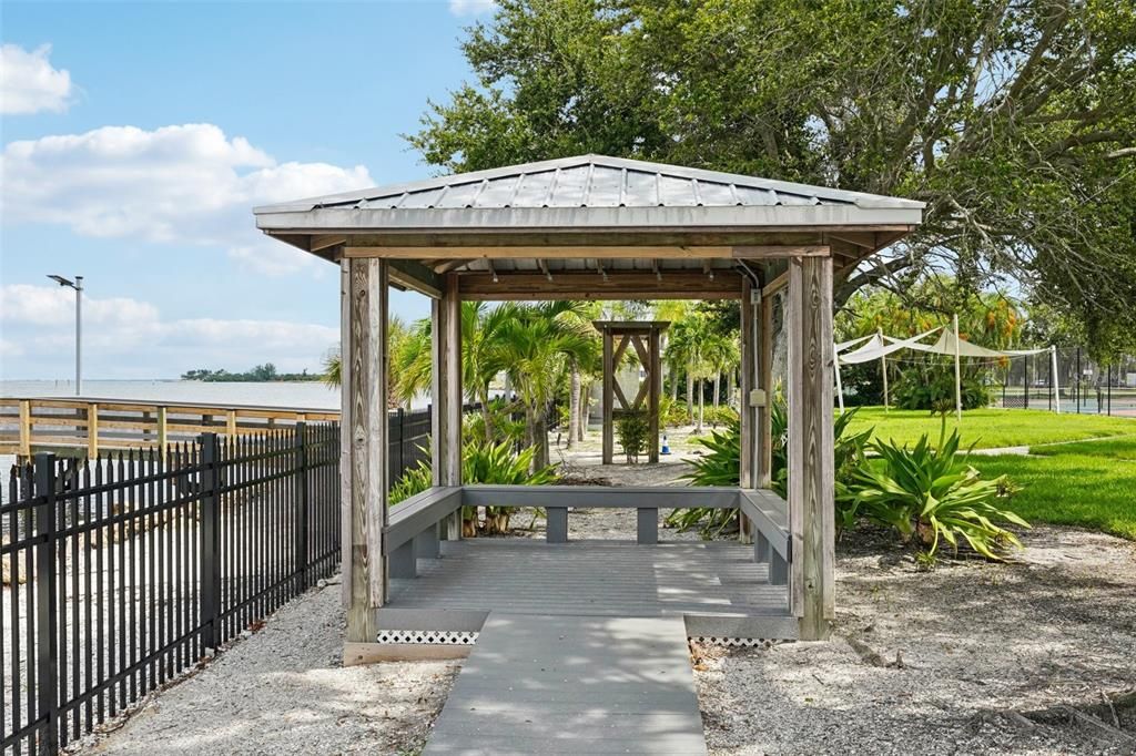 待售: $169,900 (1 贝兹, 1 浴室, 322 平方英尺)