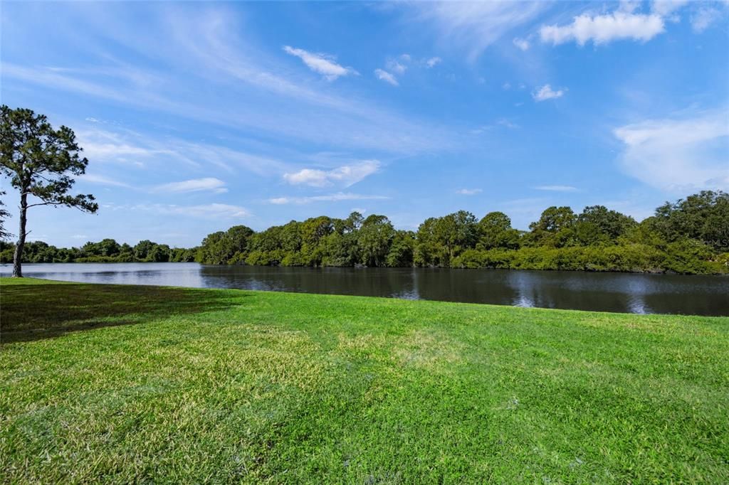 Activo con contrato: $850,000 (3 camas, 2 baños, 2892 Pies cuadrados)