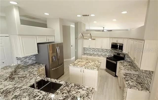 En Renta: $3,150 (4 camas, 3 baños, 2556 Pies cuadrados)