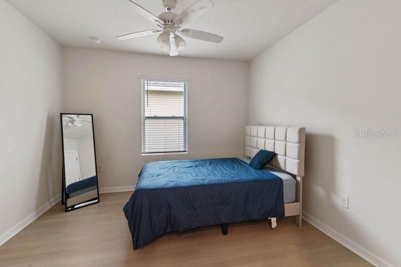 Activo con contrato: $2,250 (4 camas, 2 baños, 1830 Pies cuadrados)