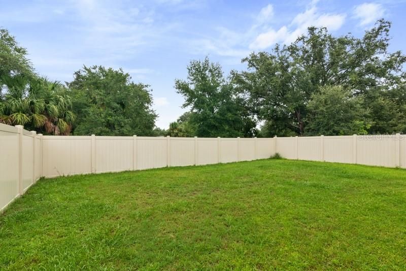 Activo con contrato: $2,250 (4 camas, 2 baños, 1830 Pies cuadrados)