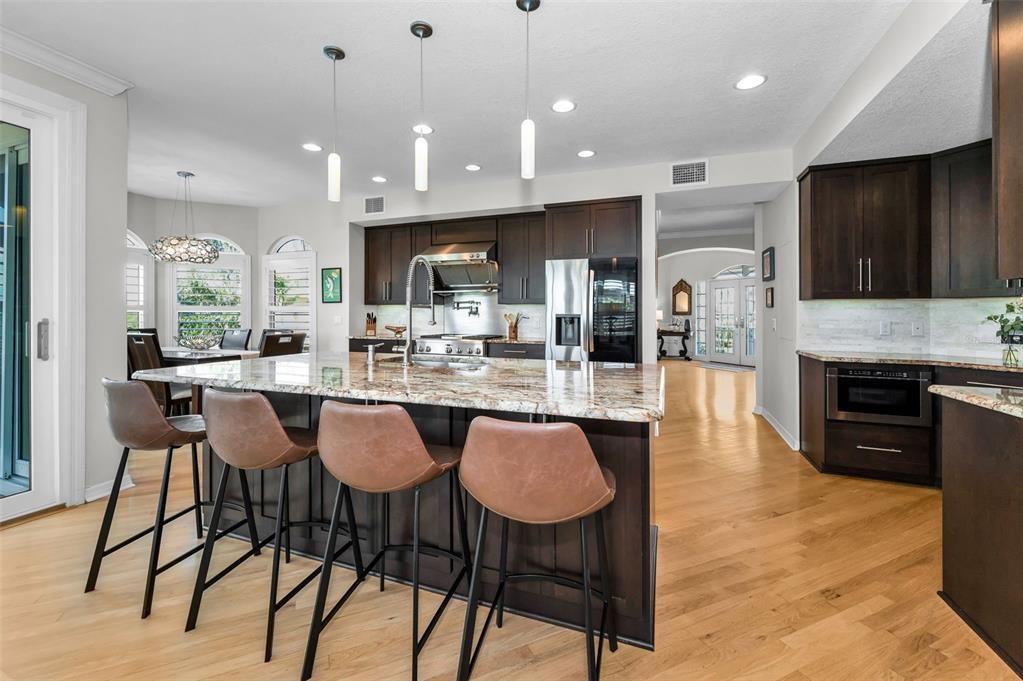 待售: $1,299,000 (4 贝兹, 3 浴室, 3723 平方英尺)