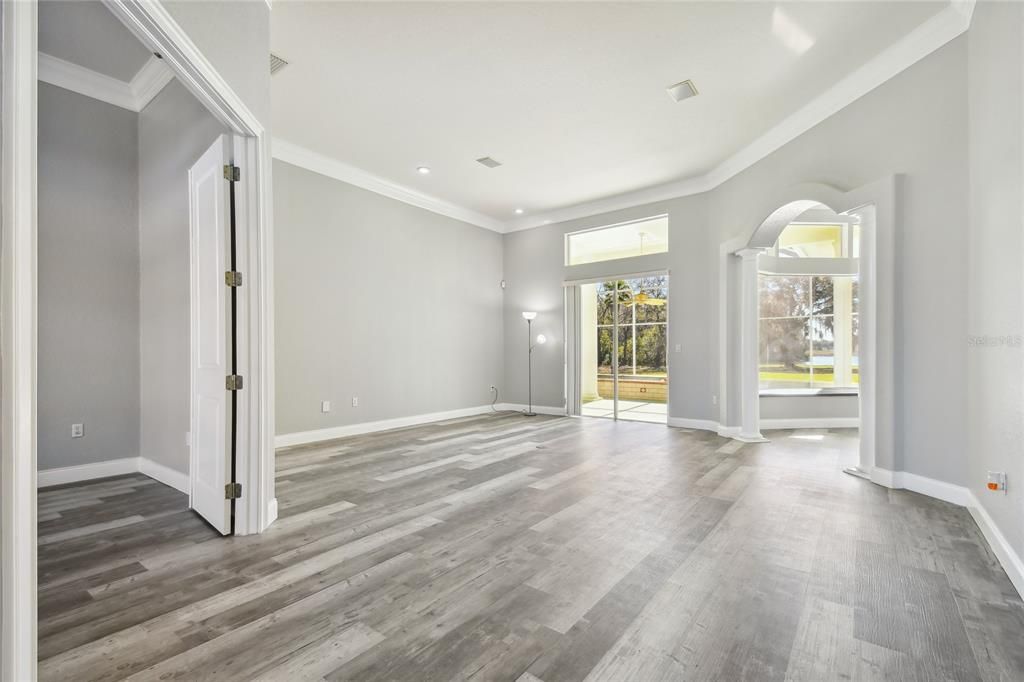 En Venta: $898,898 (3 camas, 3 baños, 3578 Pies cuadrados)