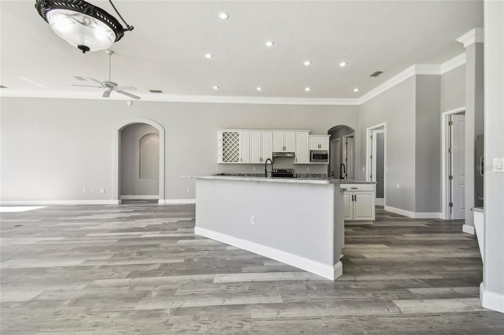 En Venta: $898,898 (3 camas, 3 baños, 3578 Pies cuadrados)