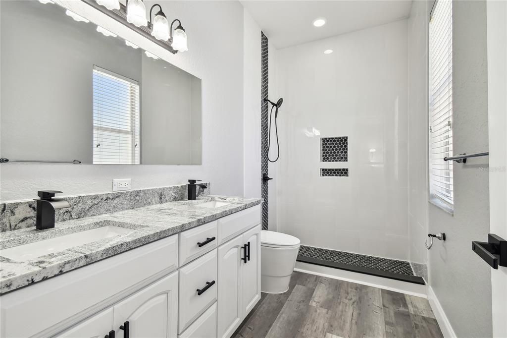 En Venta: $898,898 (3 camas, 3 baños, 3578 Pies cuadrados)