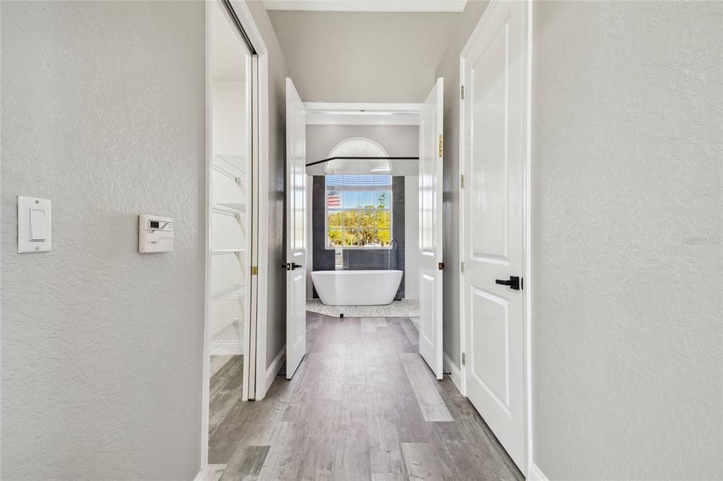 En Venta: $898,898 (3 camas, 3 baños, 3578 Pies cuadrados)