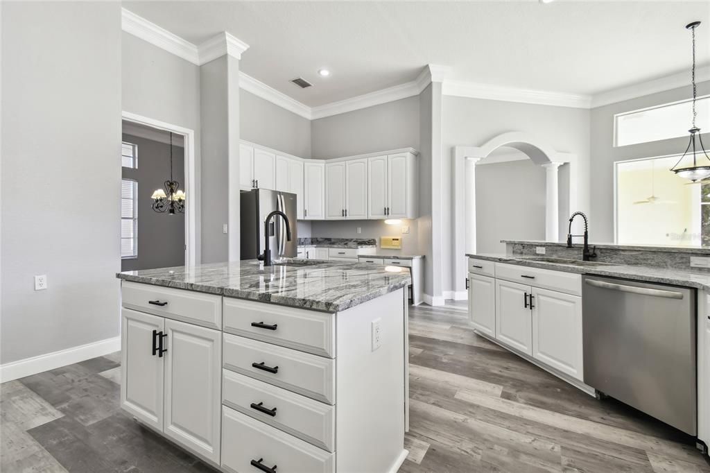 En Venta: $898,898 (3 camas, 3 baños, 3578 Pies cuadrados)