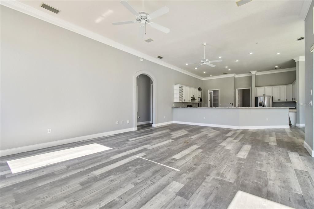 En Venta: $898,898 (3 camas, 3 baños, 3578 Pies cuadrados)