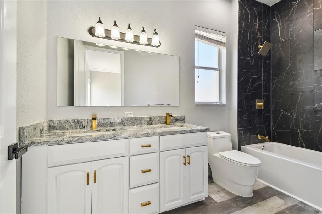 En Venta: $898,898 (3 camas, 3 baños, 3578 Pies cuadrados)