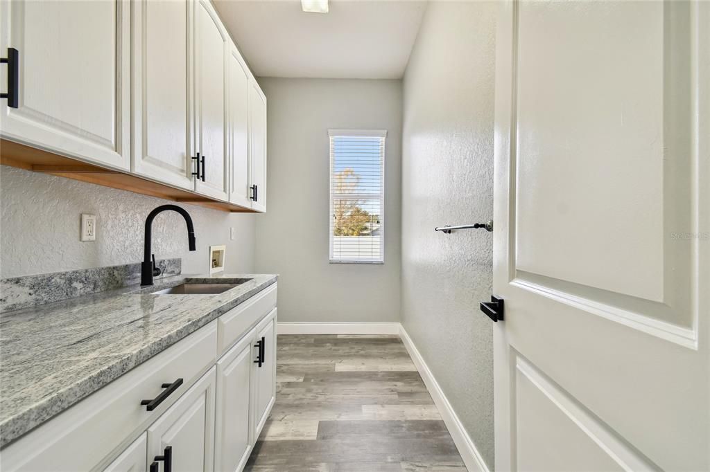 En Venta: $898,898 (3 camas, 3 baños, 3578 Pies cuadrados)