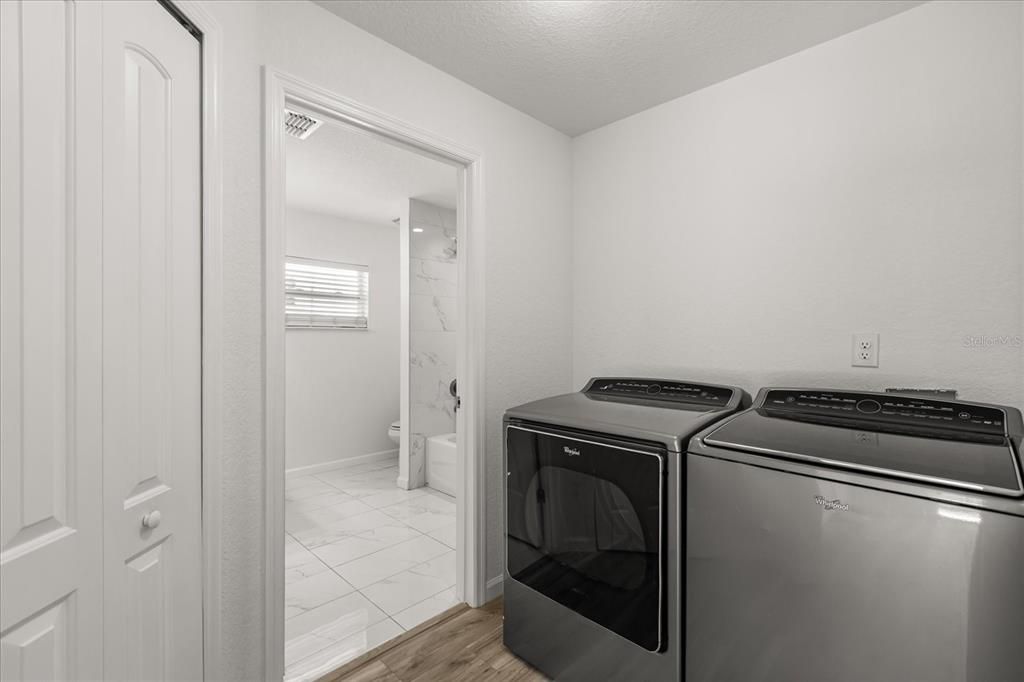 Active With Contract: $245,000 (3 beds, 2 baths, 1378 Square Feet)