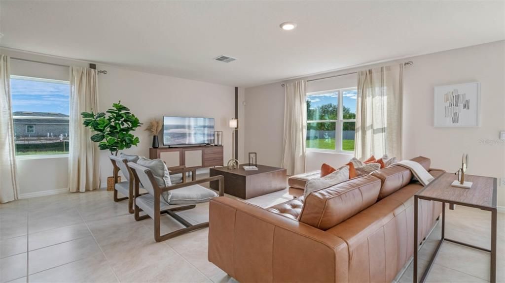 合同活跃: $419,990 (4 贝兹, 2 浴室, 2432 平方英尺)