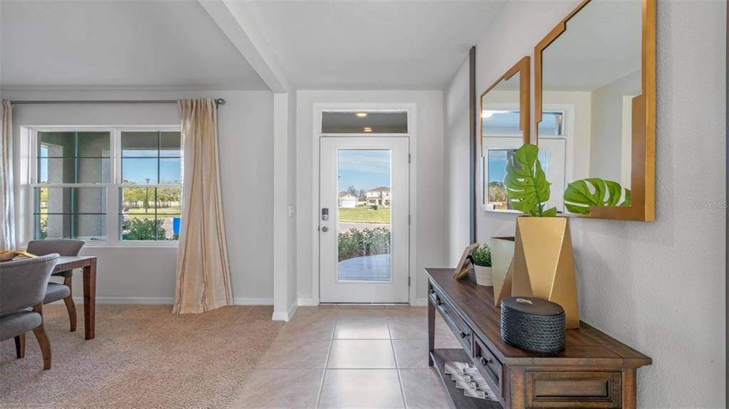 合同活跃: $419,990 (4 贝兹, 2 浴室, 2432 平方英尺)