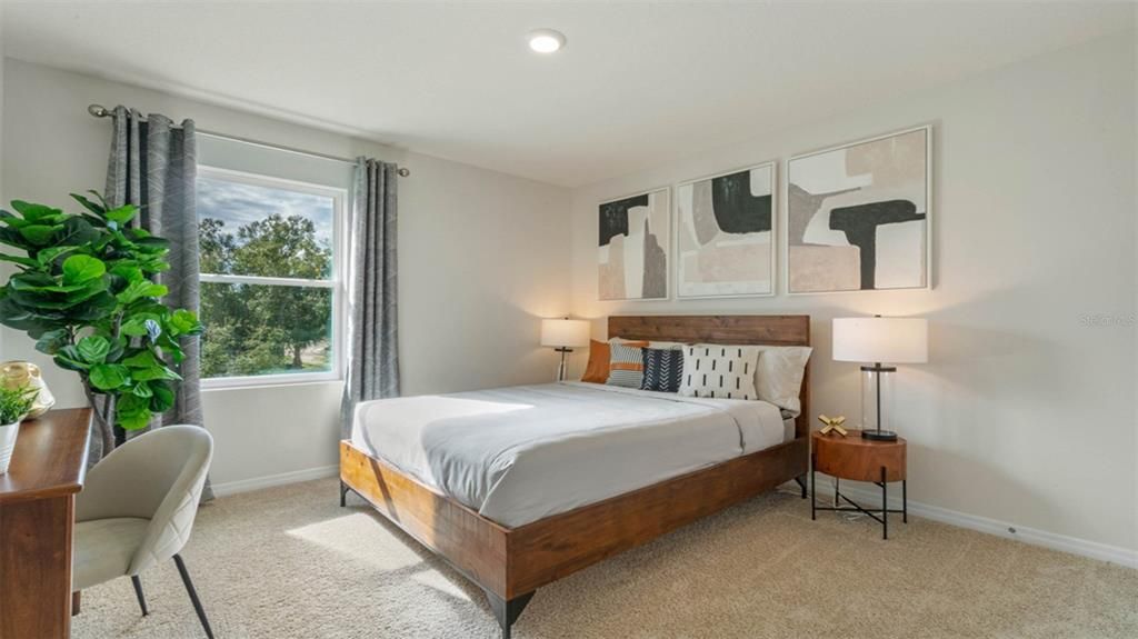 合同活跃: $419,990 (4 贝兹, 2 浴室, 2432 平方英尺)