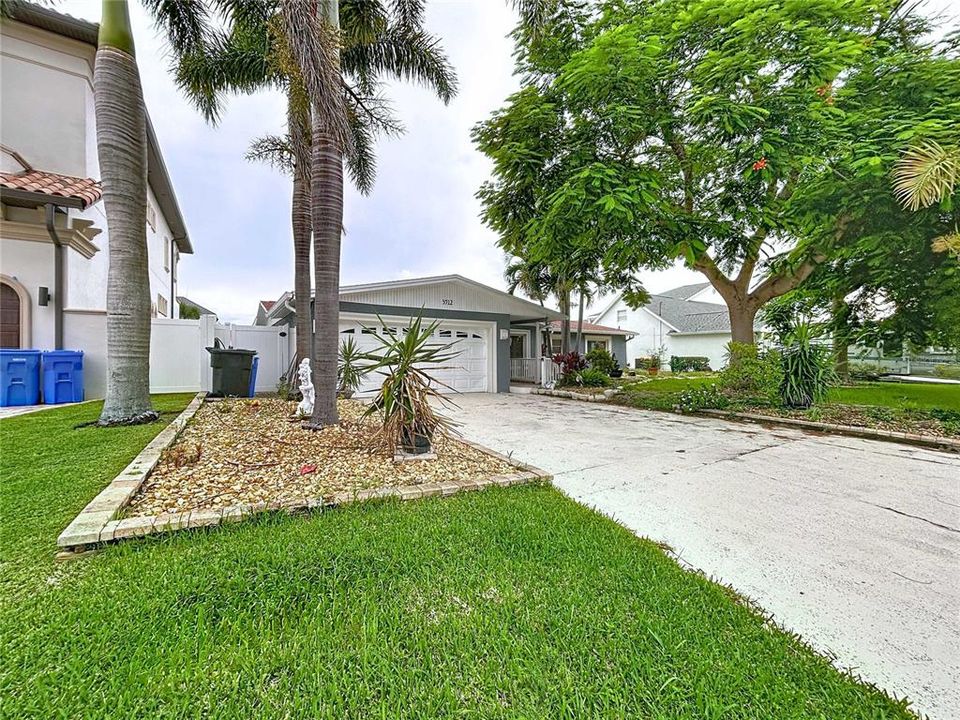 待售: $955,000 (3 贝兹, 3 浴室, 2332 平方英尺)