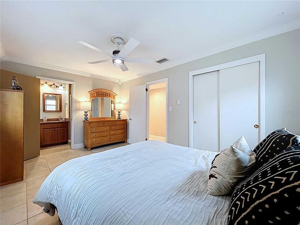 待售: $955,000 (3 贝兹, 3 浴室, 2332 平方英尺)