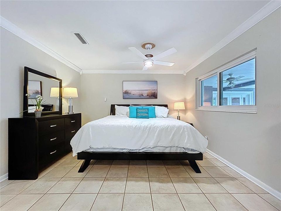 待售: $955,000 (3 贝兹, 3 浴室, 2332 平方英尺)