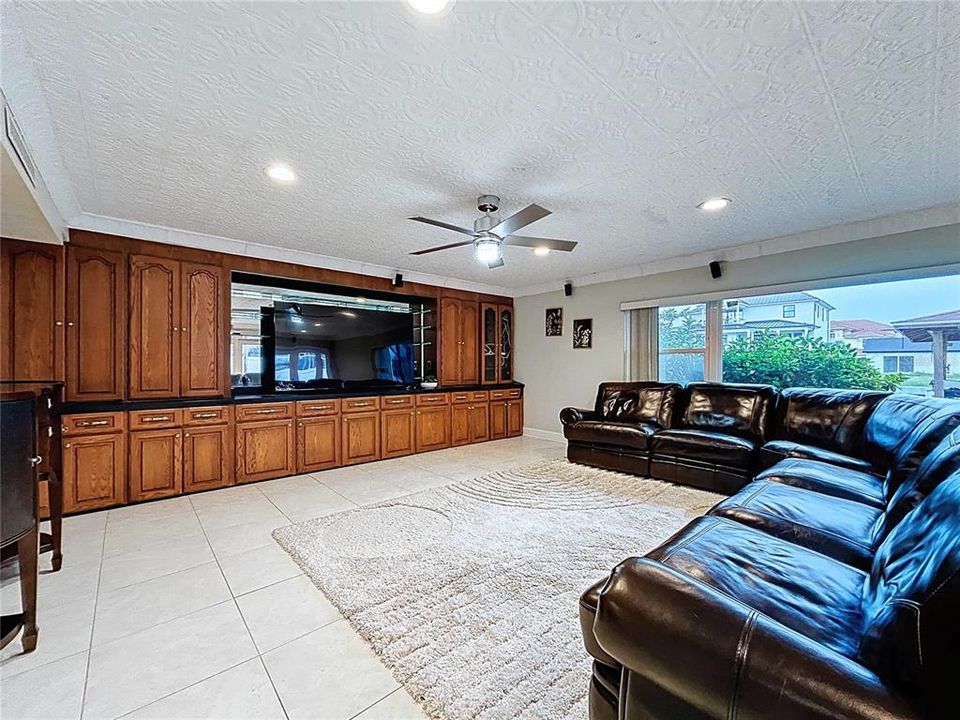 待售: $955,000 (3 贝兹, 3 浴室, 2332 平方英尺)