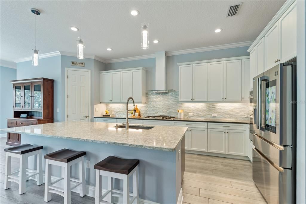 For Sale: $995,000 (3 beds, 3 baths, 2963 Square Feet)