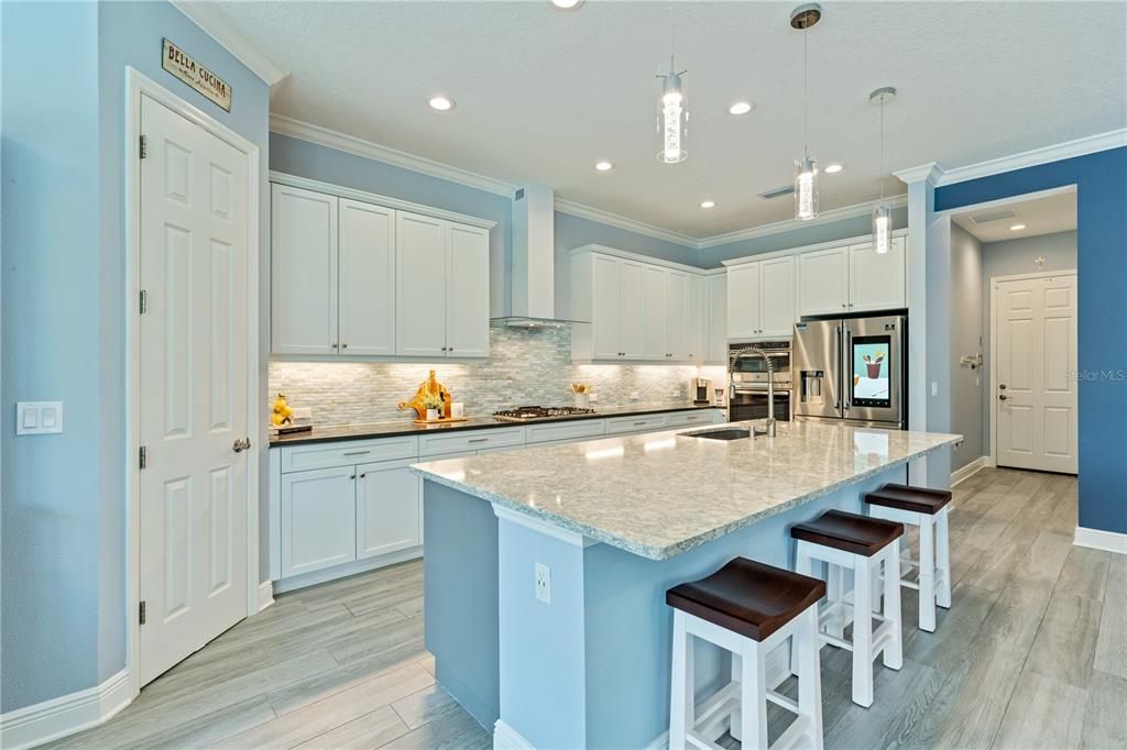 For Sale: $995,000 (3 beds, 3 baths, 2963 Square Feet)