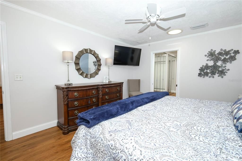 For Sale: $580,000 (4 beds, 3 baths, 2335 Square Feet)