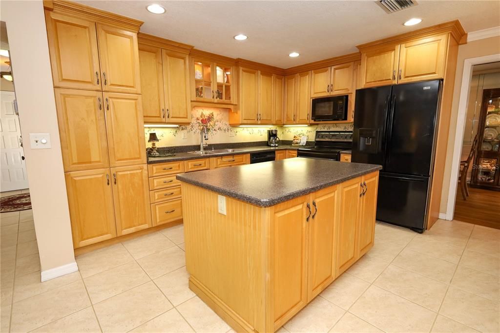 For Sale: $580,000 (4 beds, 3 baths, 2335 Square Feet)