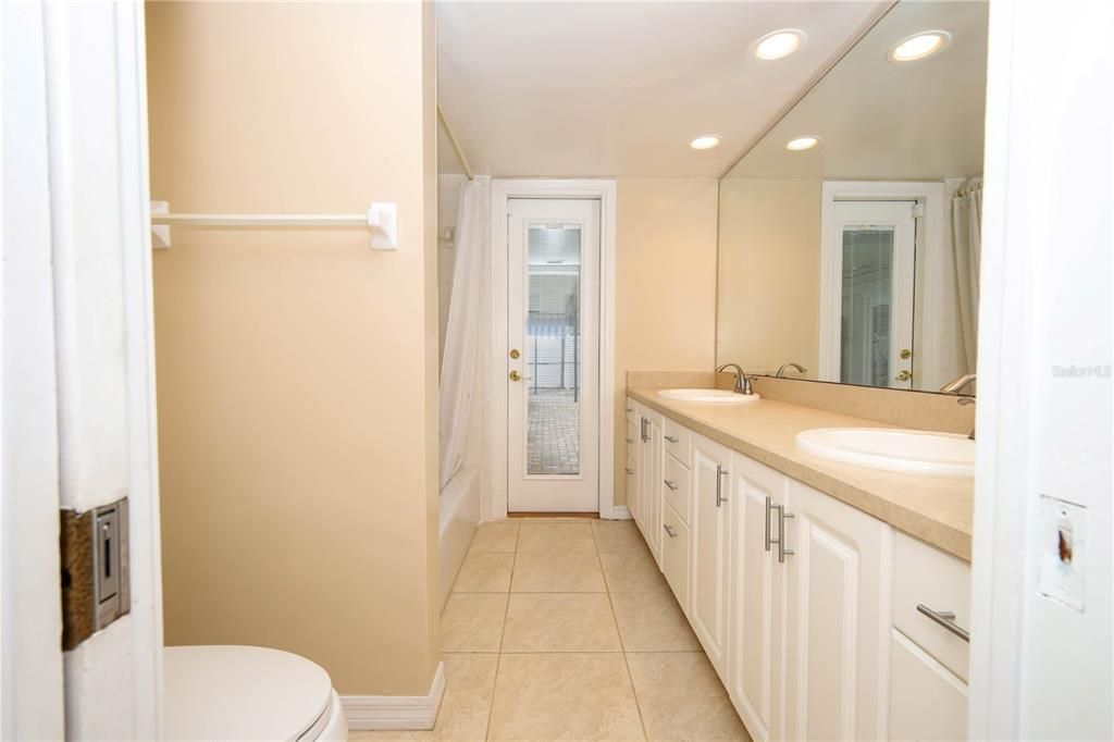 For Sale: $580,000 (4 beds, 3 baths, 2335 Square Feet)