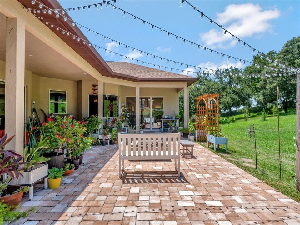 For Sale: $699,000 (4 beds, 3 baths, 2429 Square Feet)