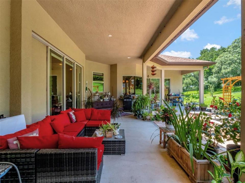 For Sale: $699,000 (4 beds, 3 baths, 2429 Square Feet)