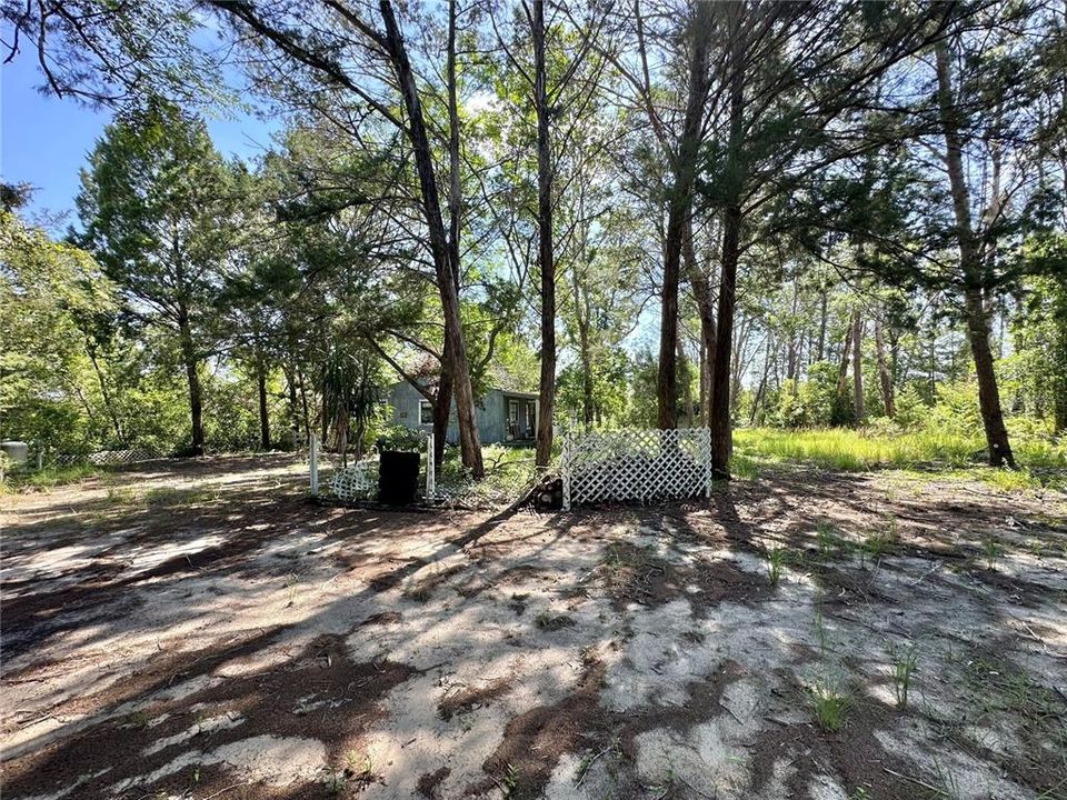 待售: $149,999 (1.70 acres)