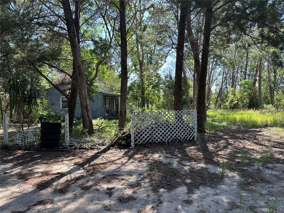 待售: $149,999 (1.70 acres)