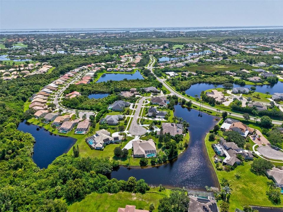 На продажу: $899,999 (5 спален, 3 ванн, 3847 Квадратных фут)