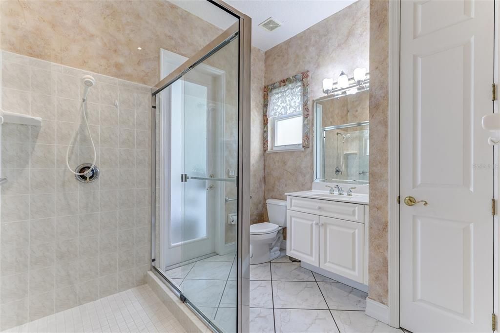 На продажу: $899,999 (5 спален, 3 ванн, 3847 Квадратных фут)