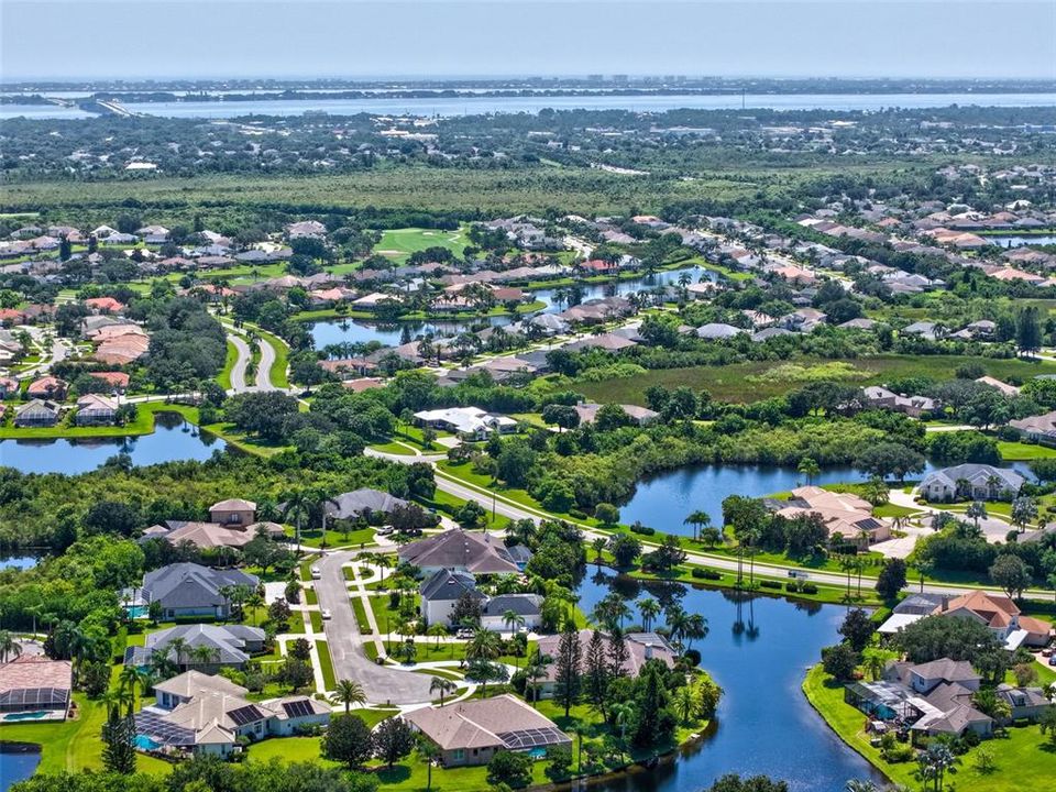 На продажу: $899,999 (5 спален, 3 ванн, 3847 Квадратных фут)