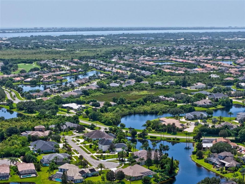 На продажу: $899,999 (5 спален, 3 ванн, 3847 Квадратных фут)