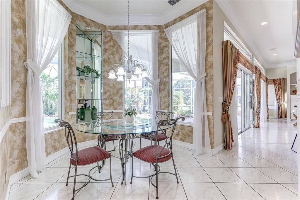 На продажу: $899,999 (5 спален, 3 ванн, 3847 Квадратных фут)