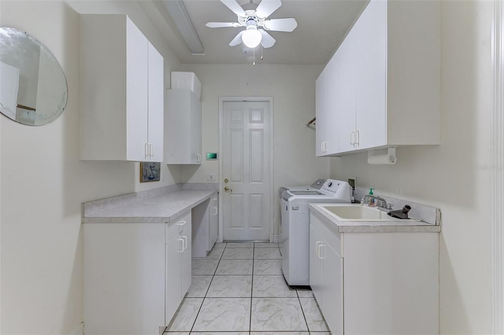 На продажу: $899,999 (5 спален, 3 ванн, 3847 Квадратных фут)