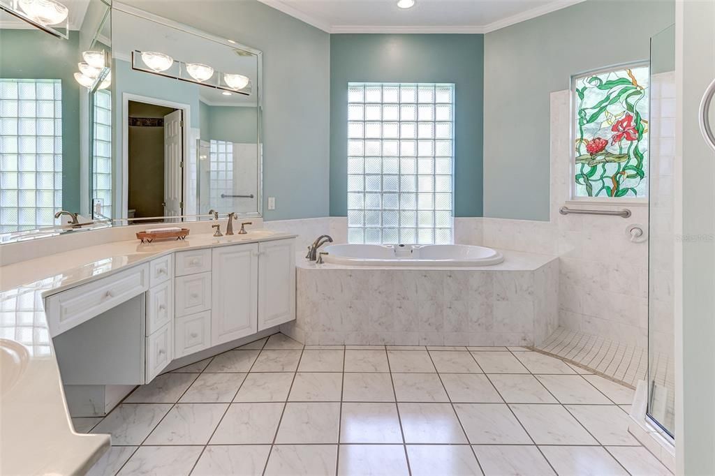 На продажу: $899,999 (5 спален, 3 ванн, 3847 Квадратных фут)