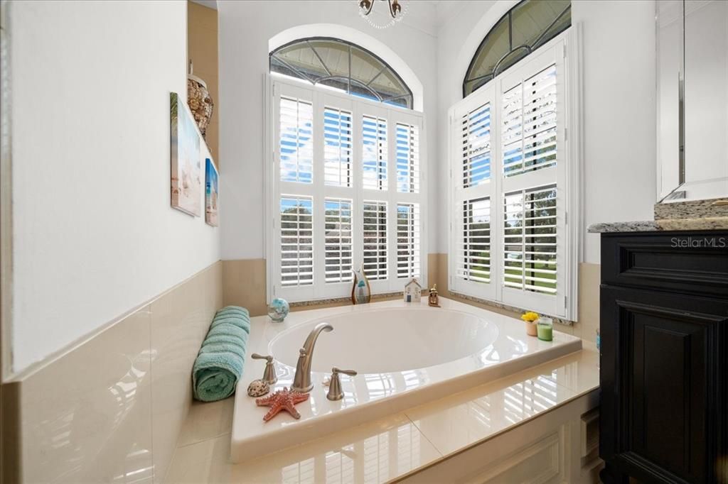 For Sale: $699,000 (3 beds, 2 baths, 2843 Square Feet)