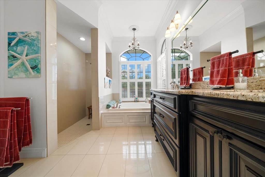 For Sale: $699,000 (3 beds, 2 baths, 2843 Square Feet)