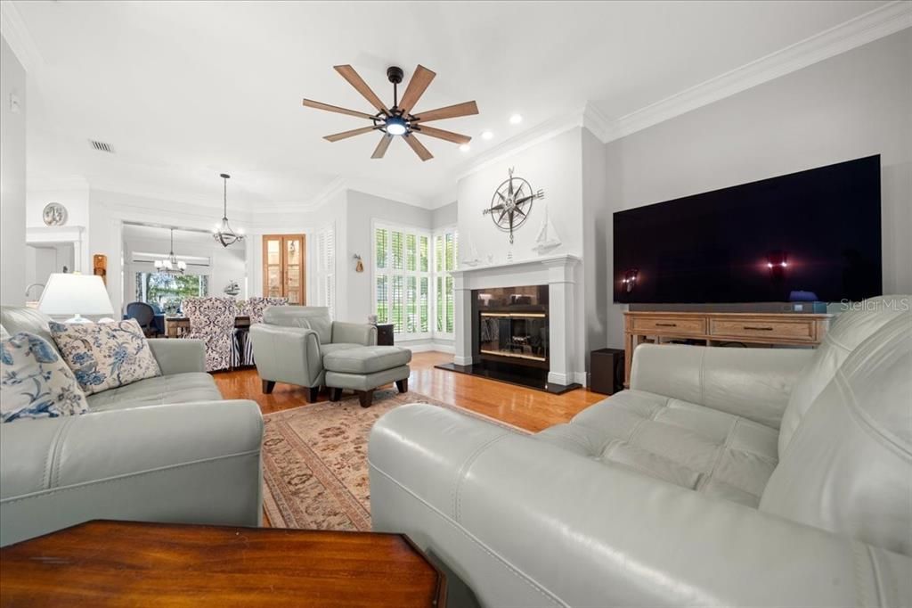 For Sale: $699,000 (3 beds, 2 baths, 2843 Square Feet)