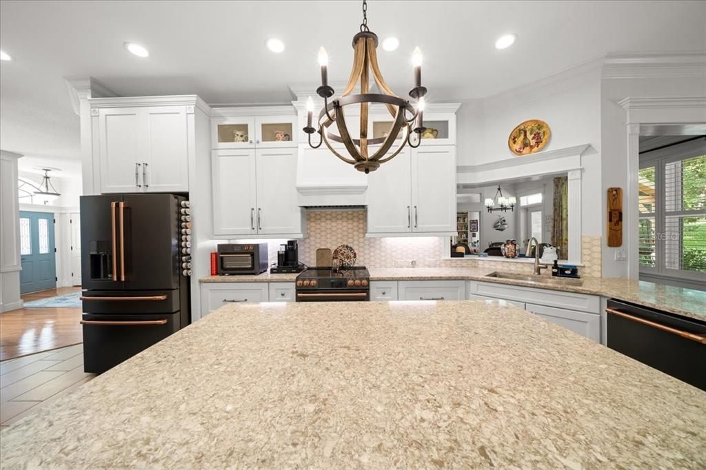 For Sale: $699,000 (3 beds, 2 baths, 2843 Square Feet)