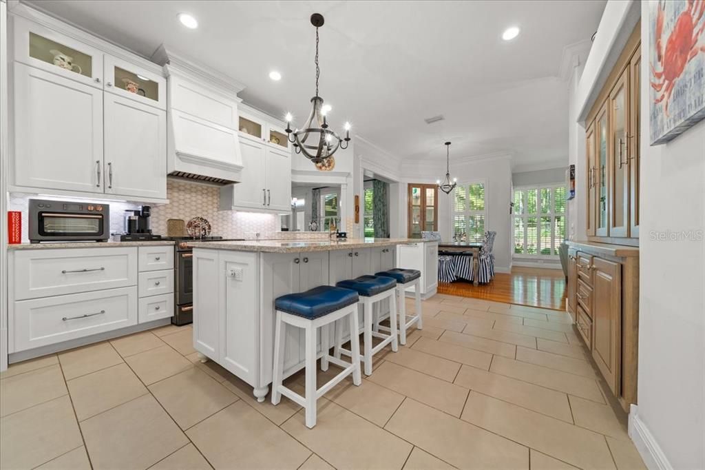 For Sale: $699,000 (3 beds, 2 baths, 2843 Square Feet)