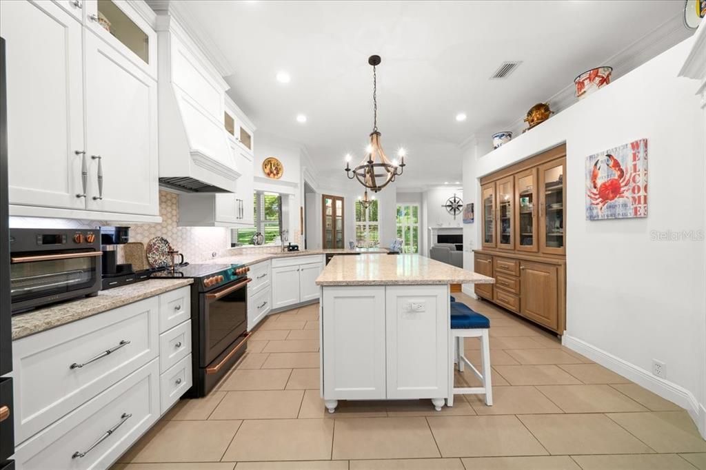 For Sale: $699,000 (3 beds, 2 baths, 2843 Square Feet)