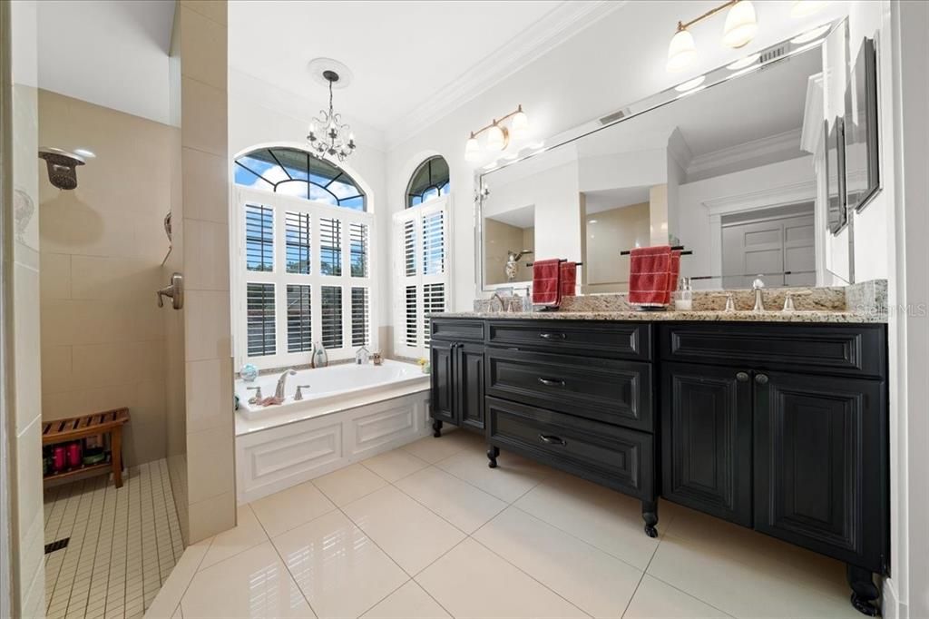 For Sale: $699,000 (3 beds, 2 baths, 2843 Square Feet)