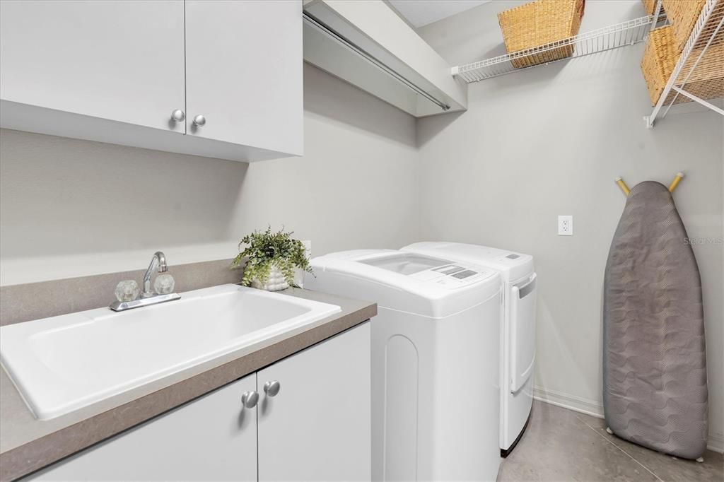 For Sale: $769,000 (4 beds, 3 baths, 2897 Square Feet)