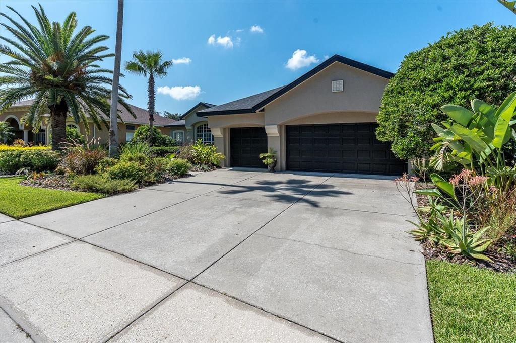 For Sale: $769,000 (4 beds, 3 baths, 2897 Square Feet)